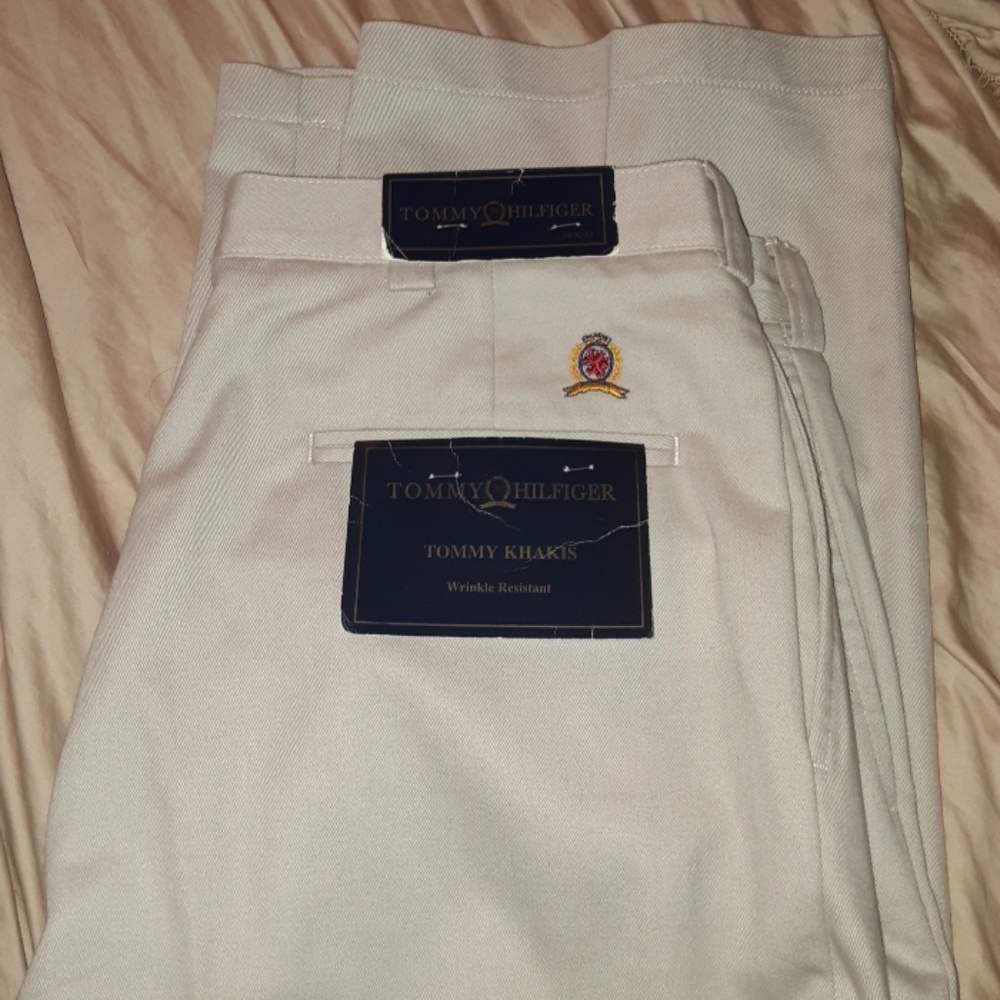 Tommy Hilfiger khaki pants wrinkle free